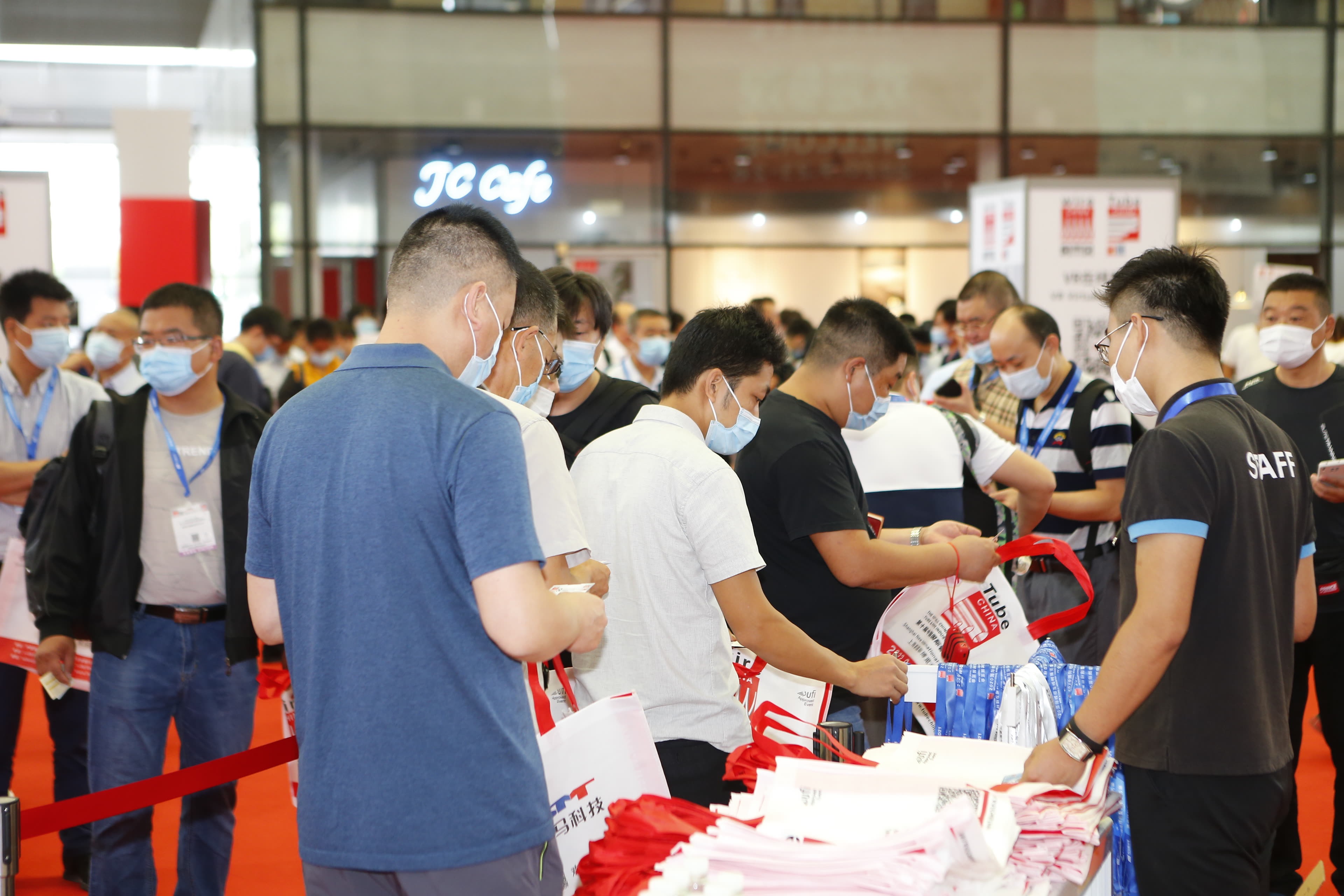 观众3.jpg 观众3.jpg